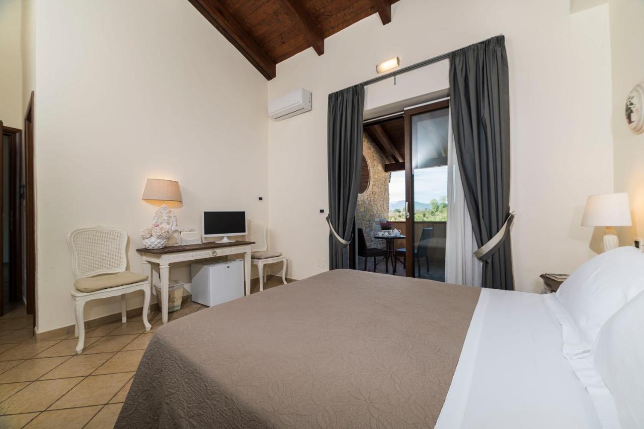 Tenuta D'Amore San Mango Piemonte Esterno foto